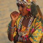 Die Wüste Rajasthans lebt - ein Zigeunermädchen.