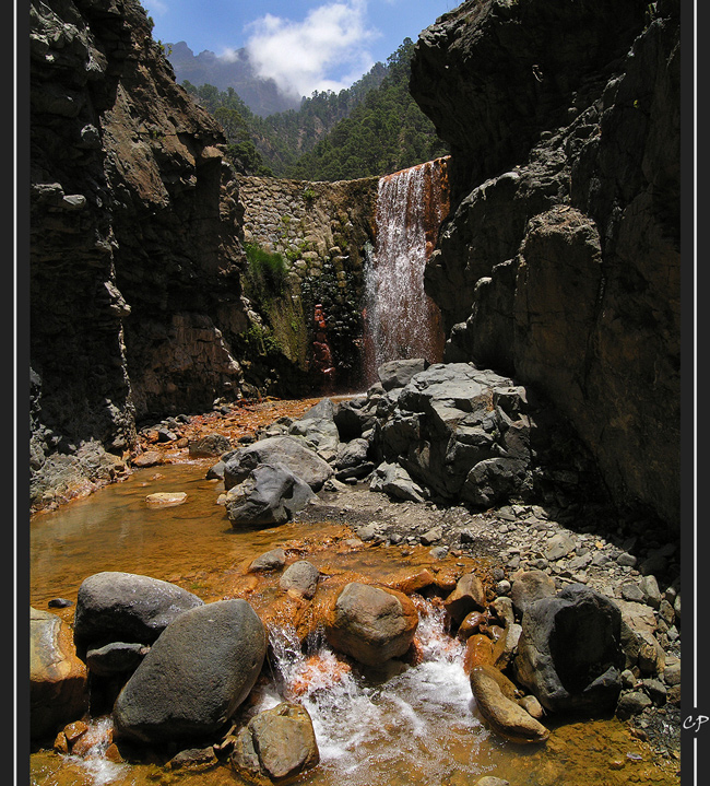 Die wunderschöne Cascada de los Colores ...