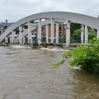 Die Wupperbrücke im Leichlinger Zentrum ...