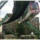 Die Wuppertaler Schwebebahn .....