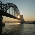 die Yadanabon Bridge bei Sagaing (© Buelipix)