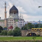 Die Yenidze und die gelbe Straßenbahn