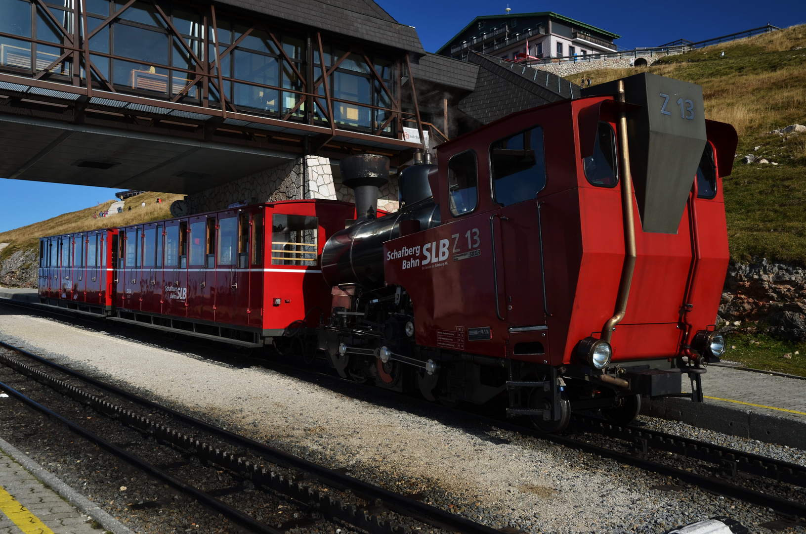 Die Zahnradbahn auf den 1780 Meter hohen Schafberg.