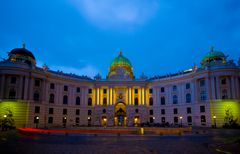 Die Zeit in der Hofburg bleibt stehen, das Leben draußen wird immer schneller