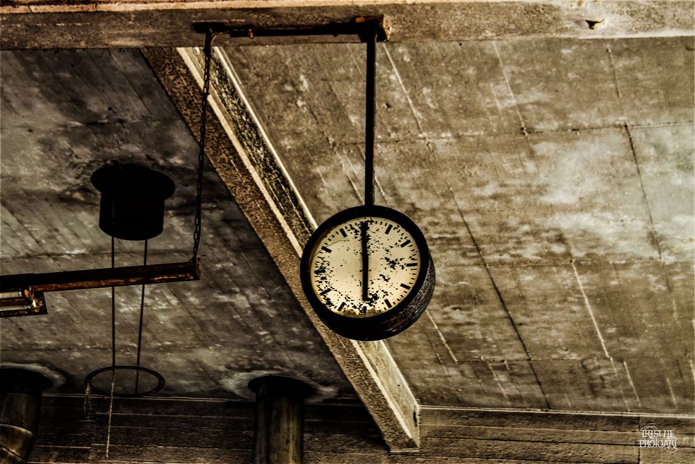 Die Zeit ist abgelaufen. Foto & Bild spezial, marode, alt Bilder