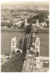 Die zerstörte Kölner Hohenzollernbrücke ...