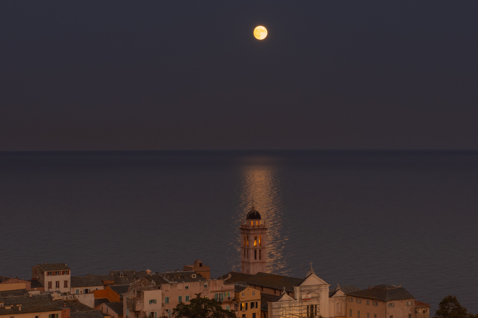 Die Zitadelle von Bastia im Vollmond