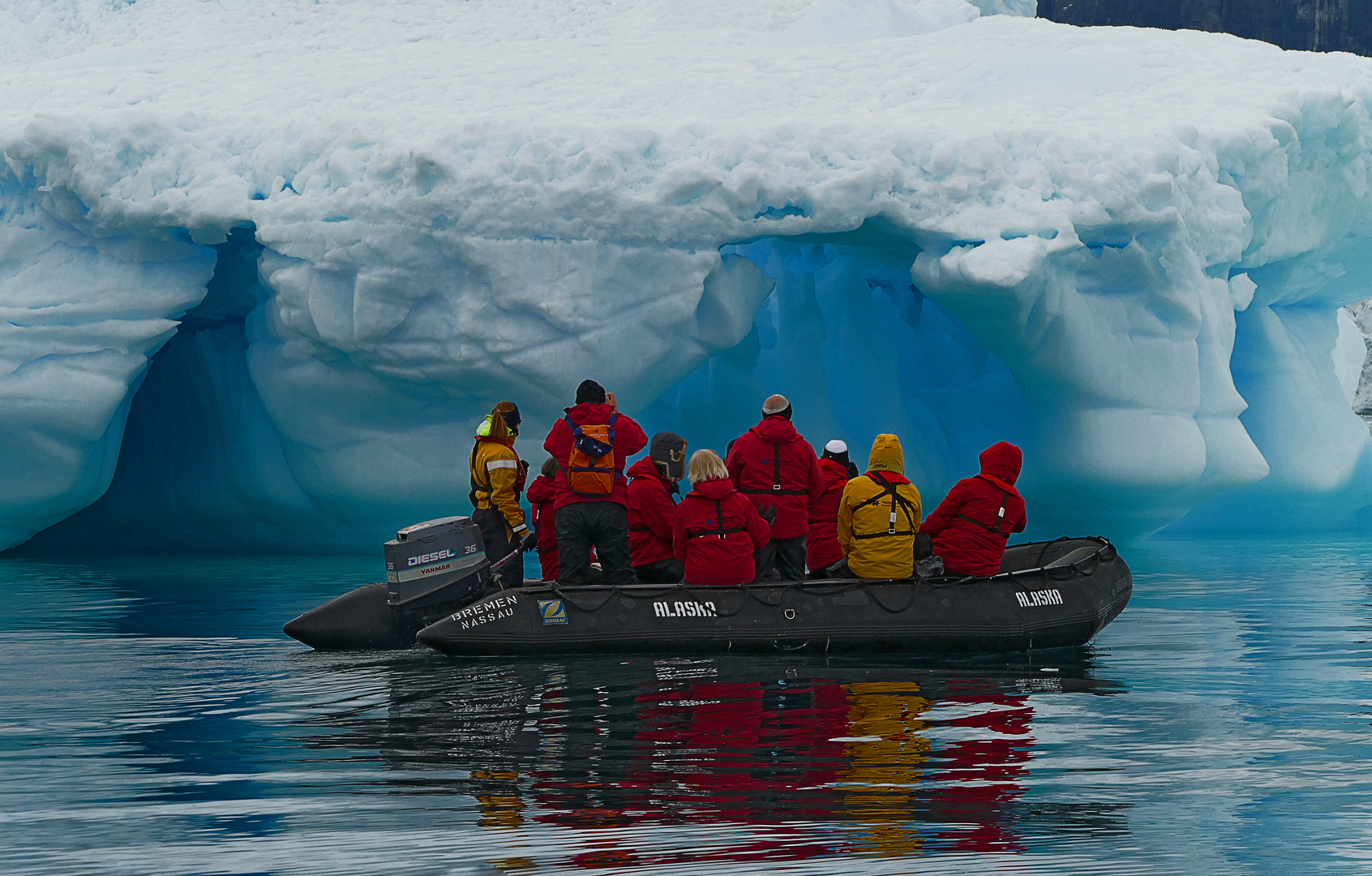 Die Zodias spiegeln sich im Wasser