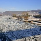 Die zugefrorene Mosel bei Alken