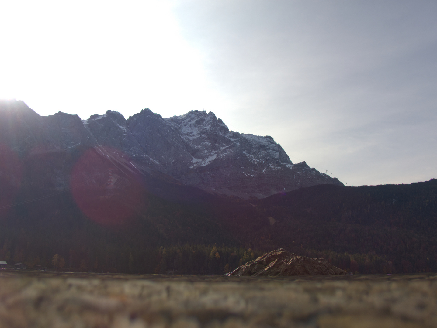 Die Zugspitze so wie der Frosch sie sieht. 