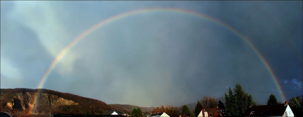 Die zwei Enden des Regenbogens