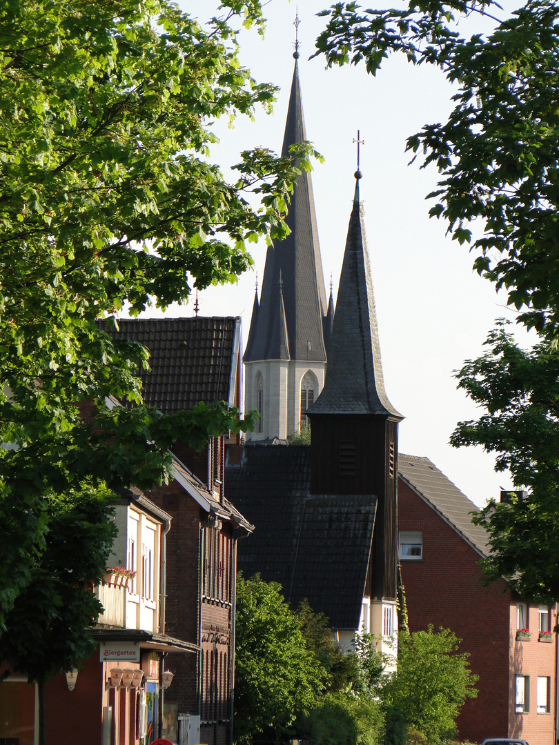 die zwei Kirchen in Lippetal-Herzfeld