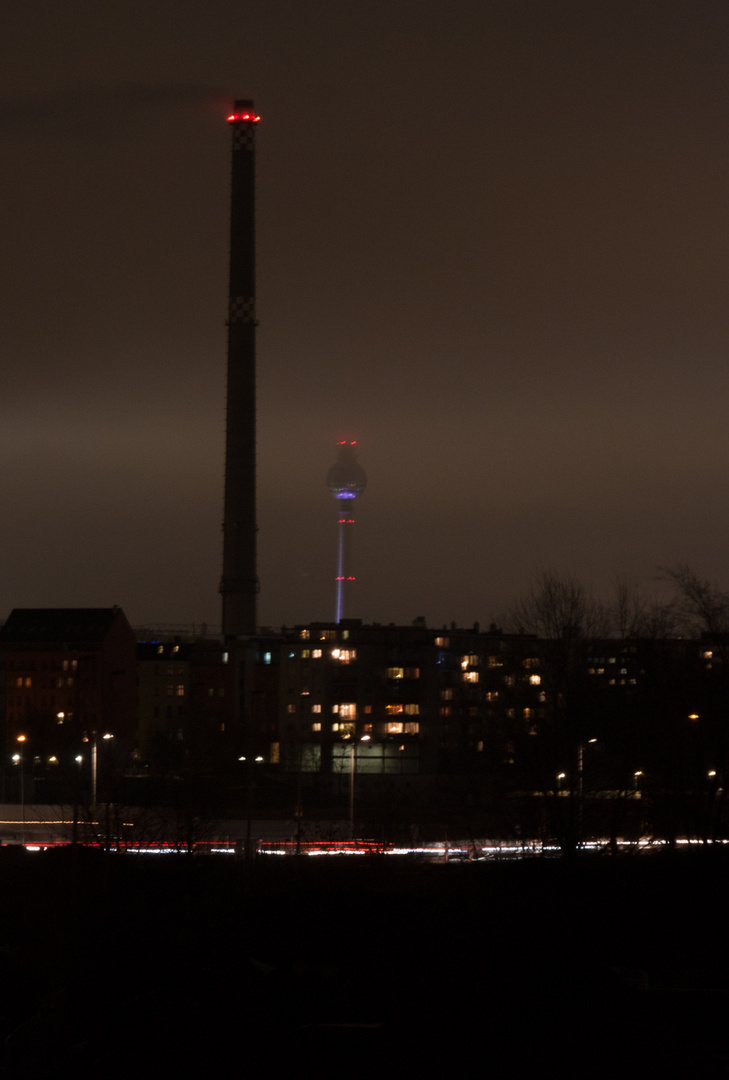 Die zwei Türme: Berliner Fernsehturm mit großem "Bruder"
