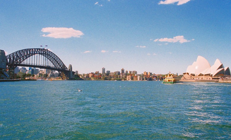 Die Zwei Wahrzeichen Von Sydney Zusammen Foto Bild Australia Oceania Australia World Bilder Auf Fotocommunity
