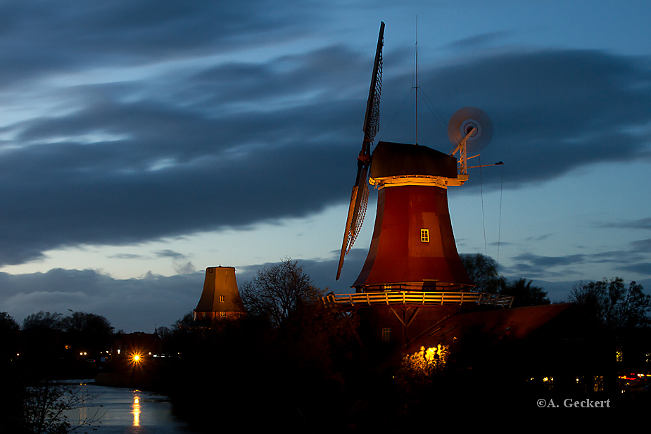 Die Zwillingswindmühlen