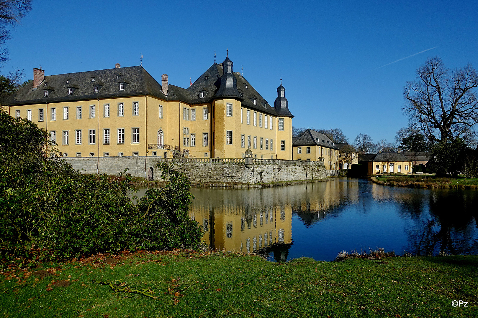 Dienstag, den Spiegeltag: Schloss Dyck ...