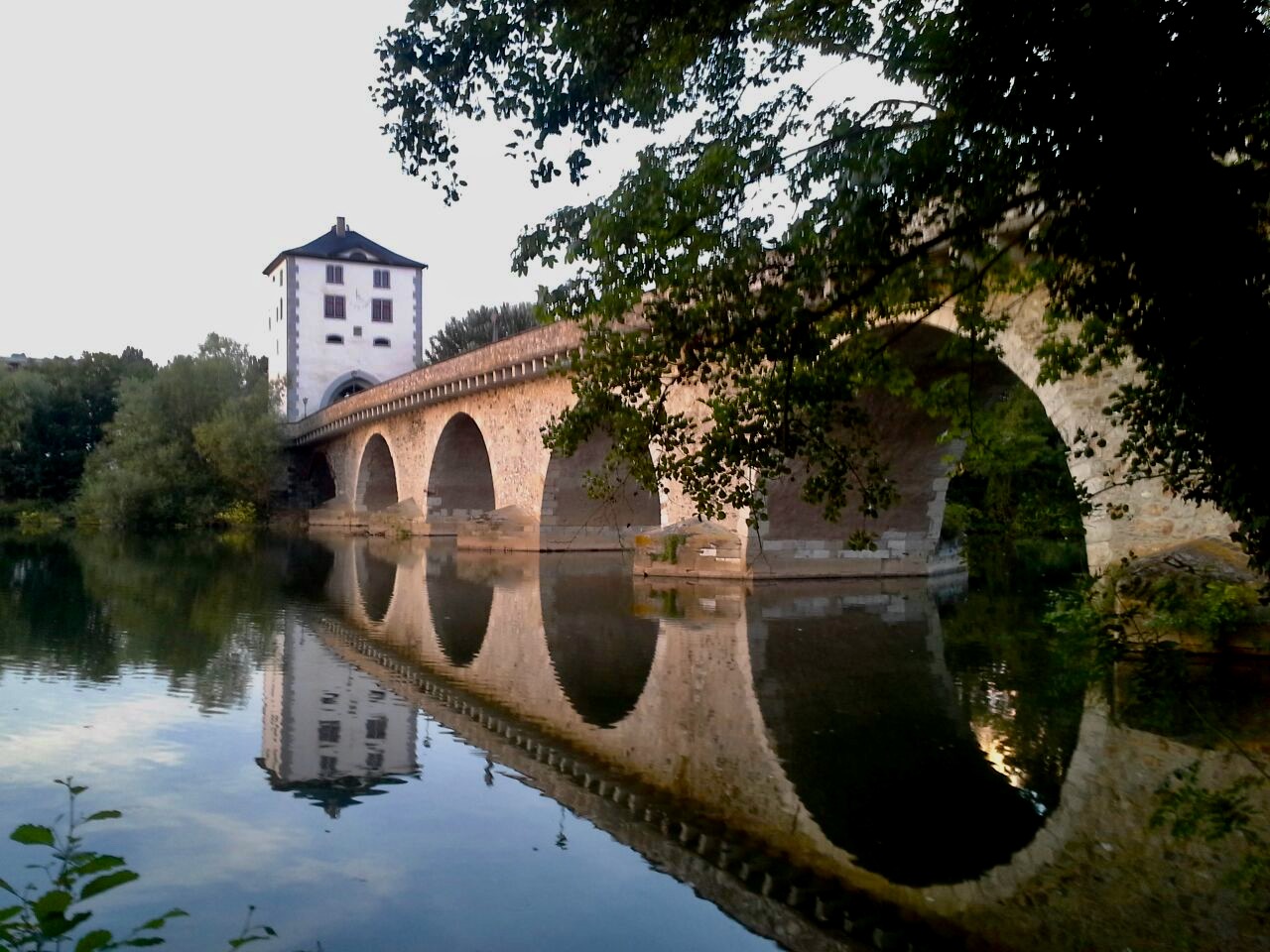 Dienstag ist Spiegeltag 16.02.2021 Brücke in Limburg