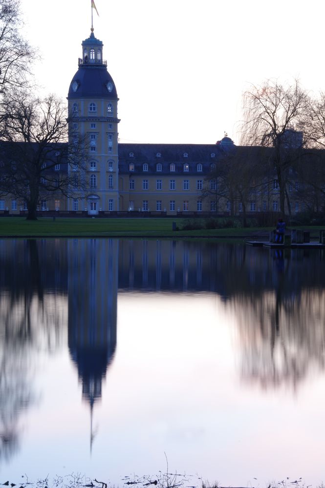 Dienstag ist Spiegeltag _ Der Turm im Teich