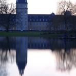 Dienstag ist Spiegeltag _ Der Turm im Teich