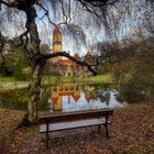 Dienstag ist Spiegeltag: Die Friedhofsbank ...