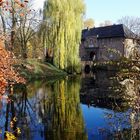 Dienstag ist Spiegeltag: Eingang zum Schloss Rheydt ...