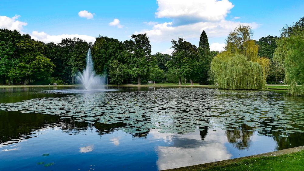 Dienstag ist Spiegeltag :Im französischen Garten