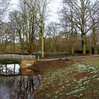 Dienstag ist Spiegeltag: Im Park von Schloss Rheydt ...