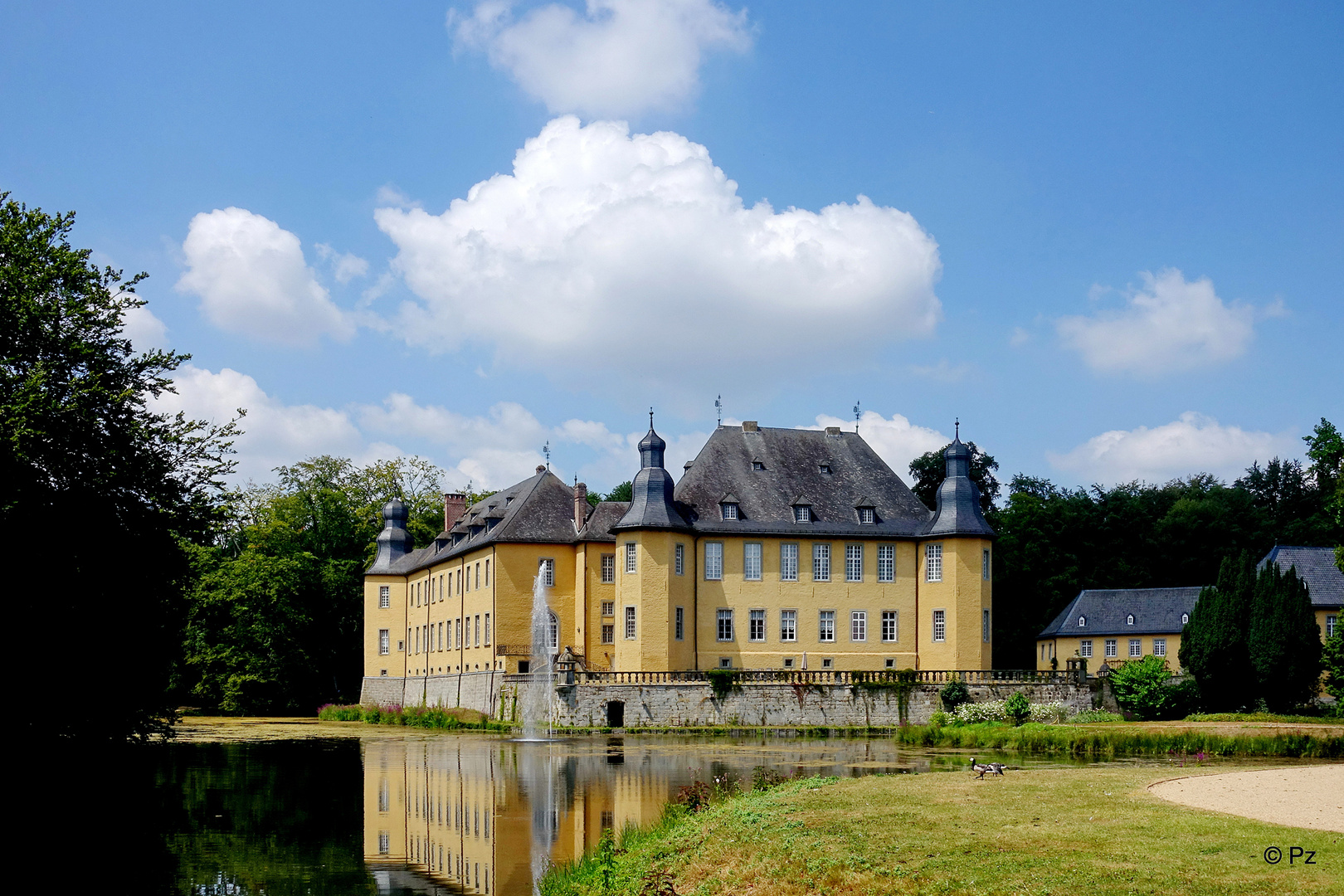 Dienstag ist Spiegeltag: Schloss Dyck ...