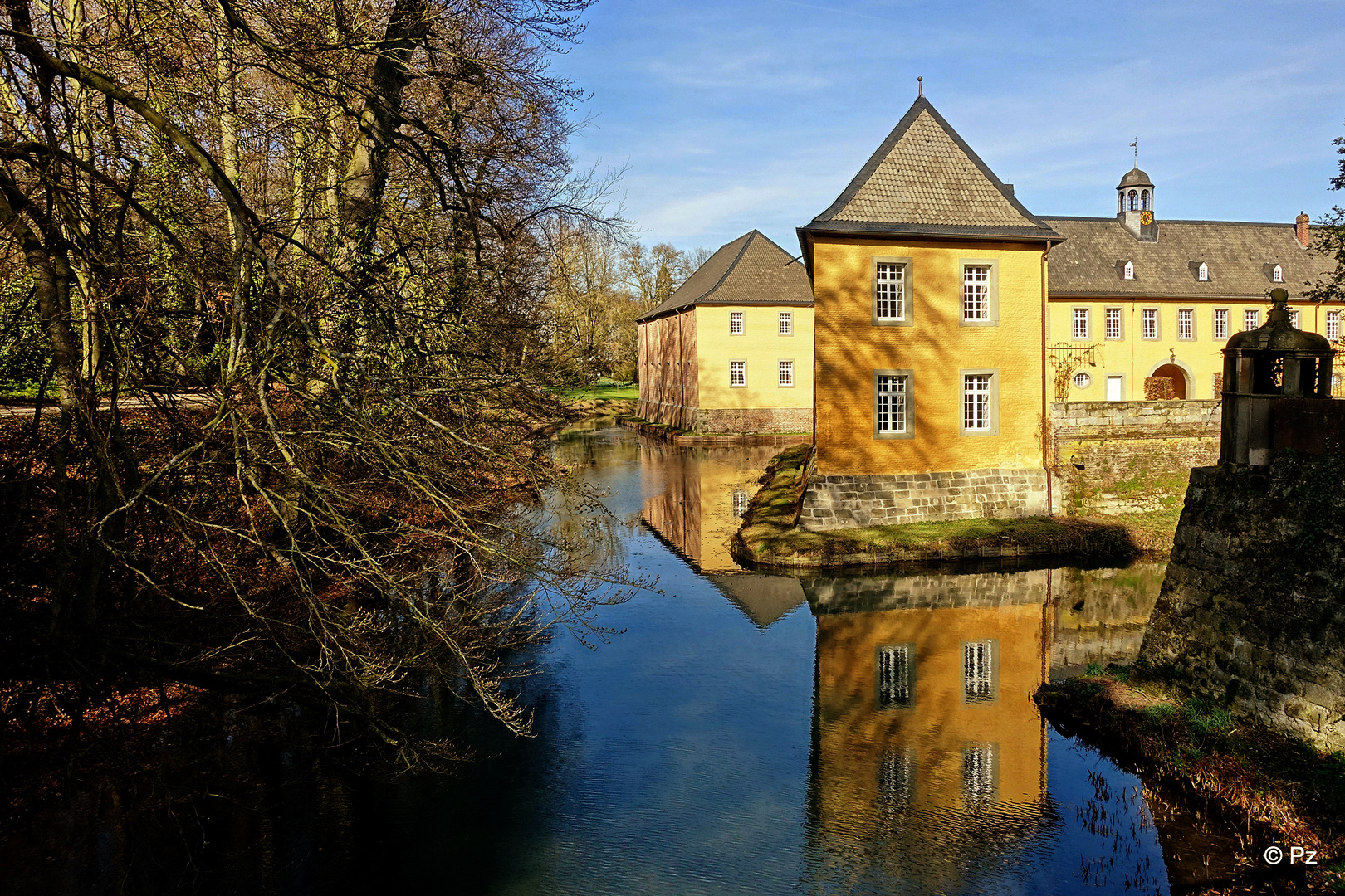 Dienstag ist Spiegeltag: Schloss Dyck ...