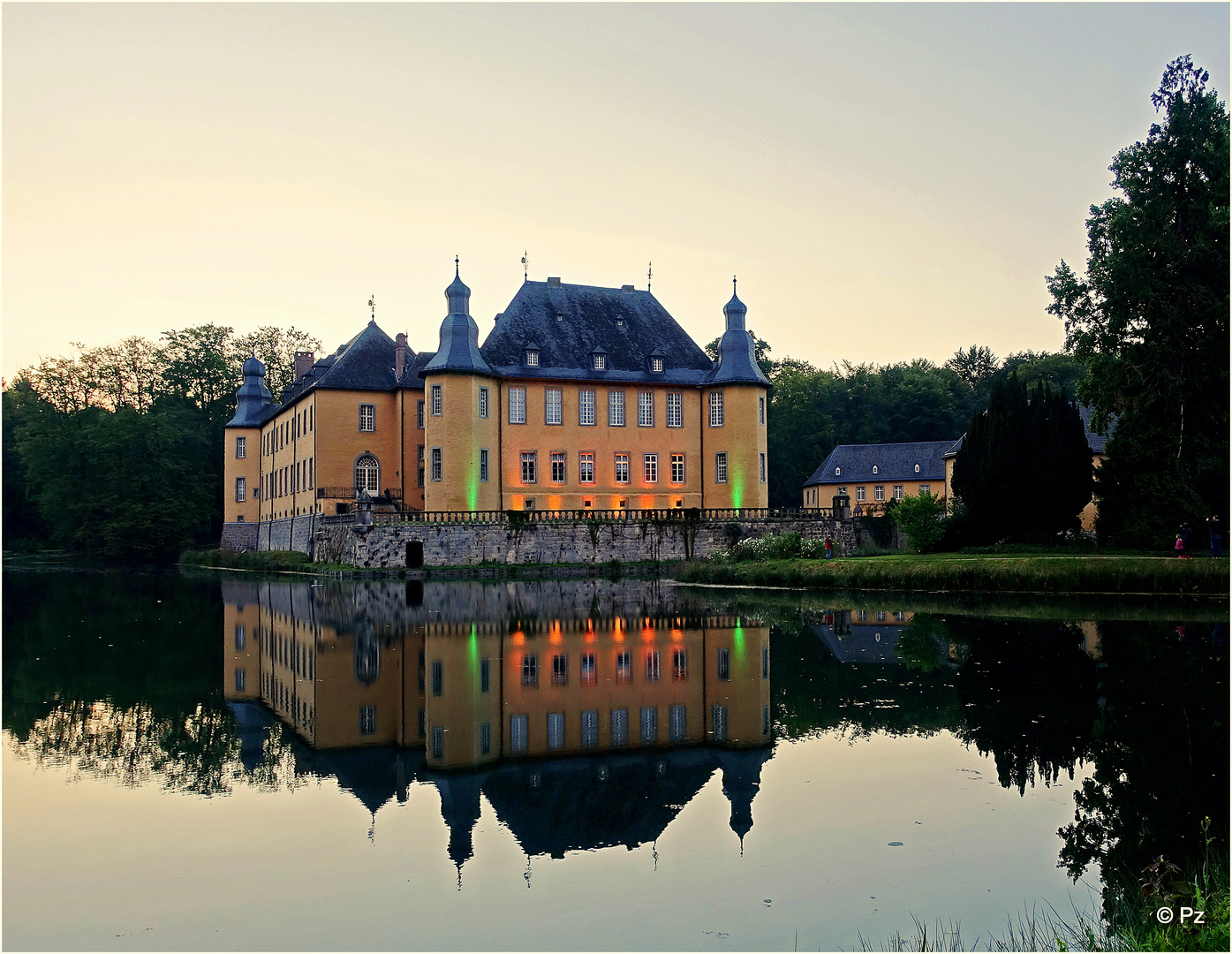 Dienstag ist Spiegeltag: Schloss Dyck ...