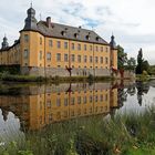 Dienstag ist Spiegeltag: Schloss Dyck im Spiegel des Weihers ...