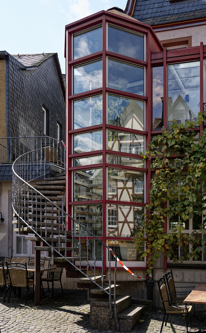 Dienstag ist Spiegeltag - Treppen gesperrt