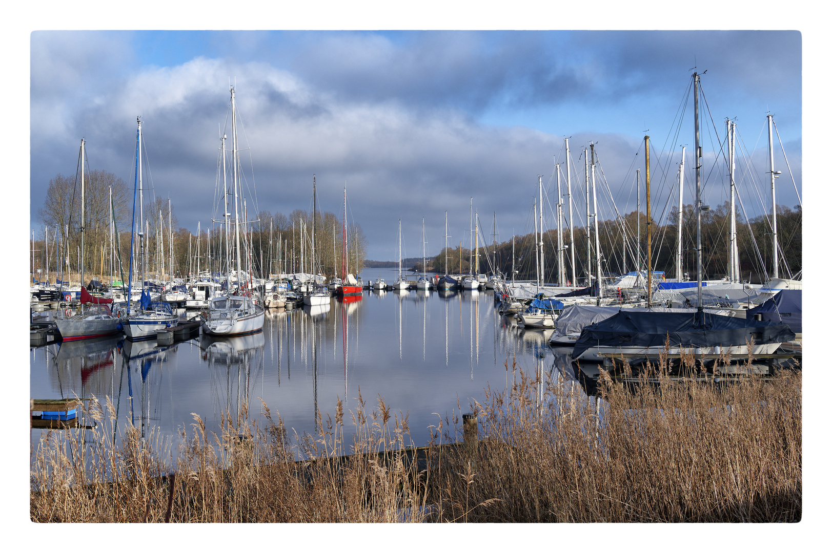 Dienstag ist Spiegeltag - Yachthafen Binnentief Hooksiel 