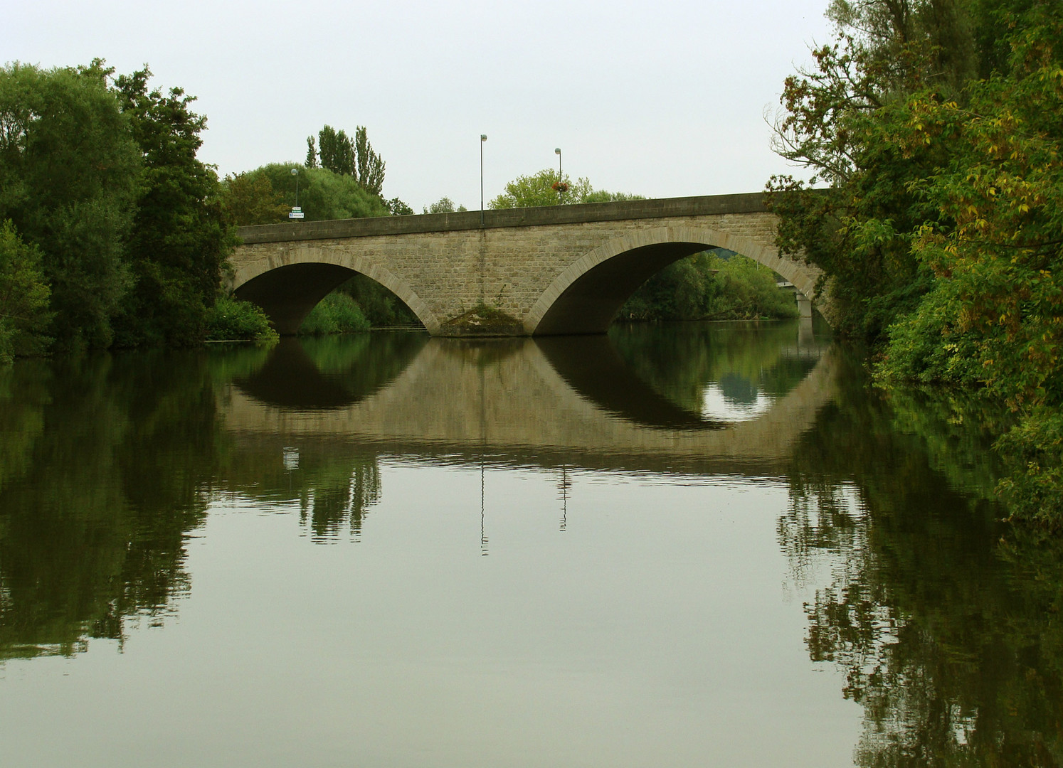 Dienstag-Spiegeltag-Mainbrücke