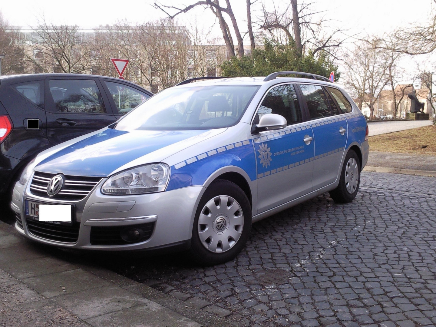 Dienstfahrzeug der Deutschen Polizeigewerkschaft DPolG