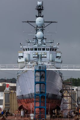 dient der Bundesmarine nun für Ansprengtests - die ausgemusterte Fregatte KARLSRUHE