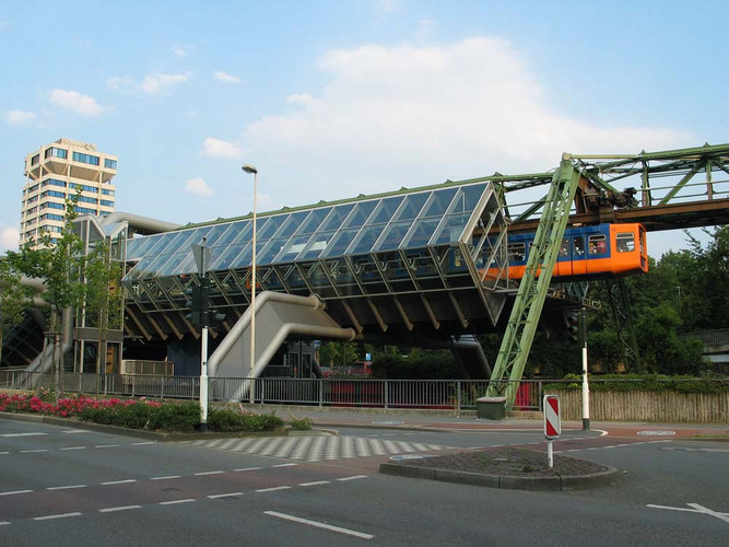 Dier Wuppertaler Schwebebahn