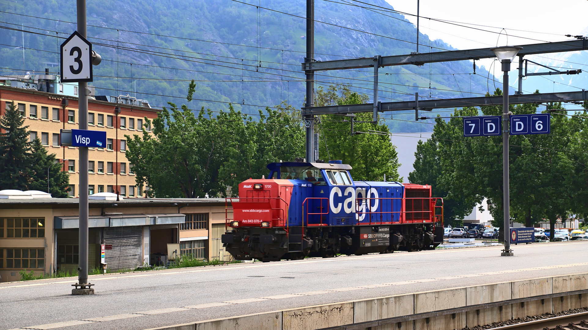 Diese AM 843 der SBB kam von Brig nach Visp...