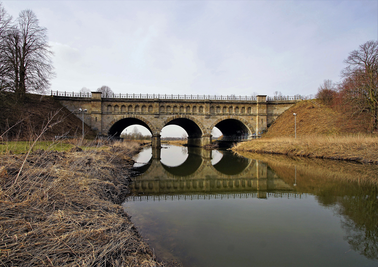 Diese ehemalige Kanalbrücke...