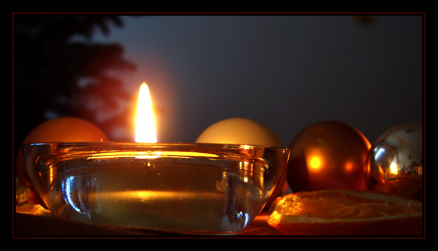 Diese Kerze soll euch die dunkle Nacht erhellen - Frohe Weihnachten!