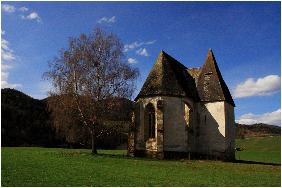 Diese kleine alte Kirche