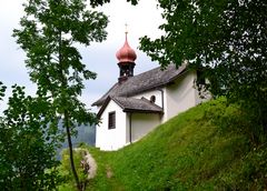 Diese kleine Kapelle steht in Laz