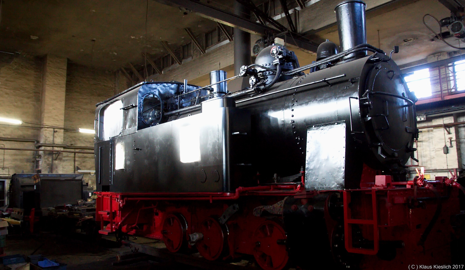 Diese Lok der Harzer Schmalspur Bahnen wird leider nur rollfähig aufgearbeitet.....