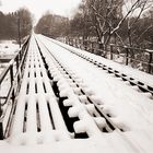 Diese stählerne Eisenbahnbrücke...