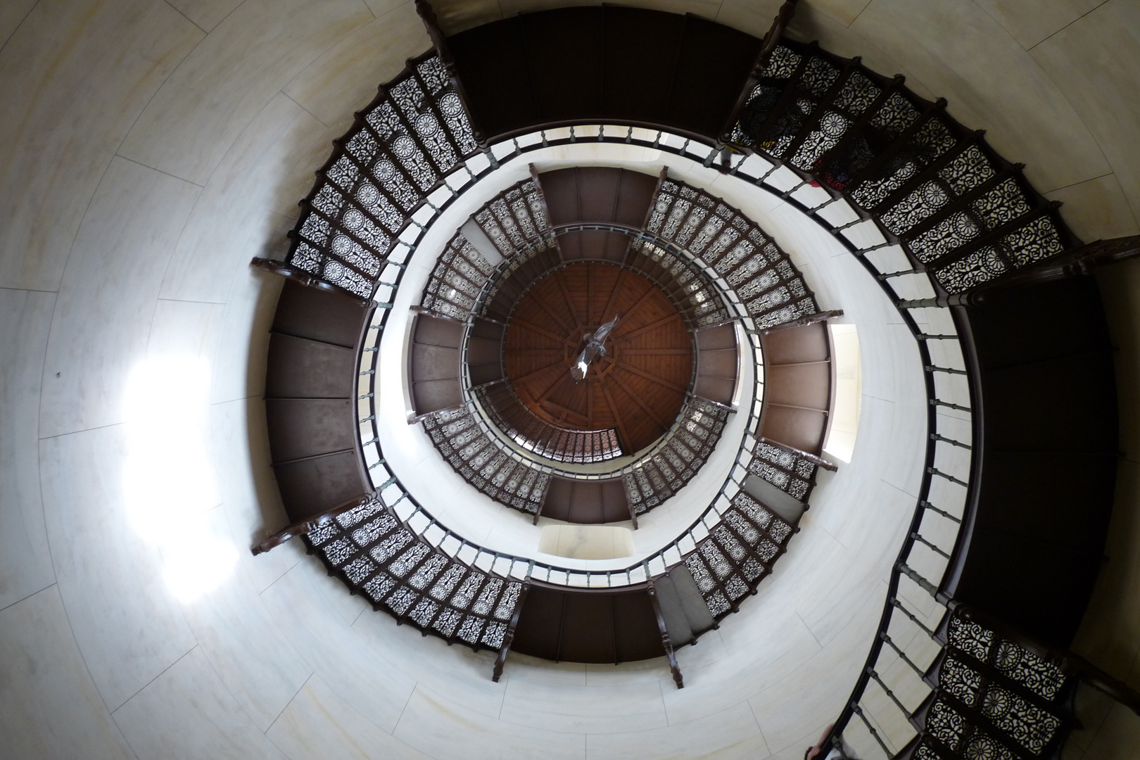 Diese tolle gusseiserne Treppe findet man im Jagdschloss Granitz auf Rügen .....