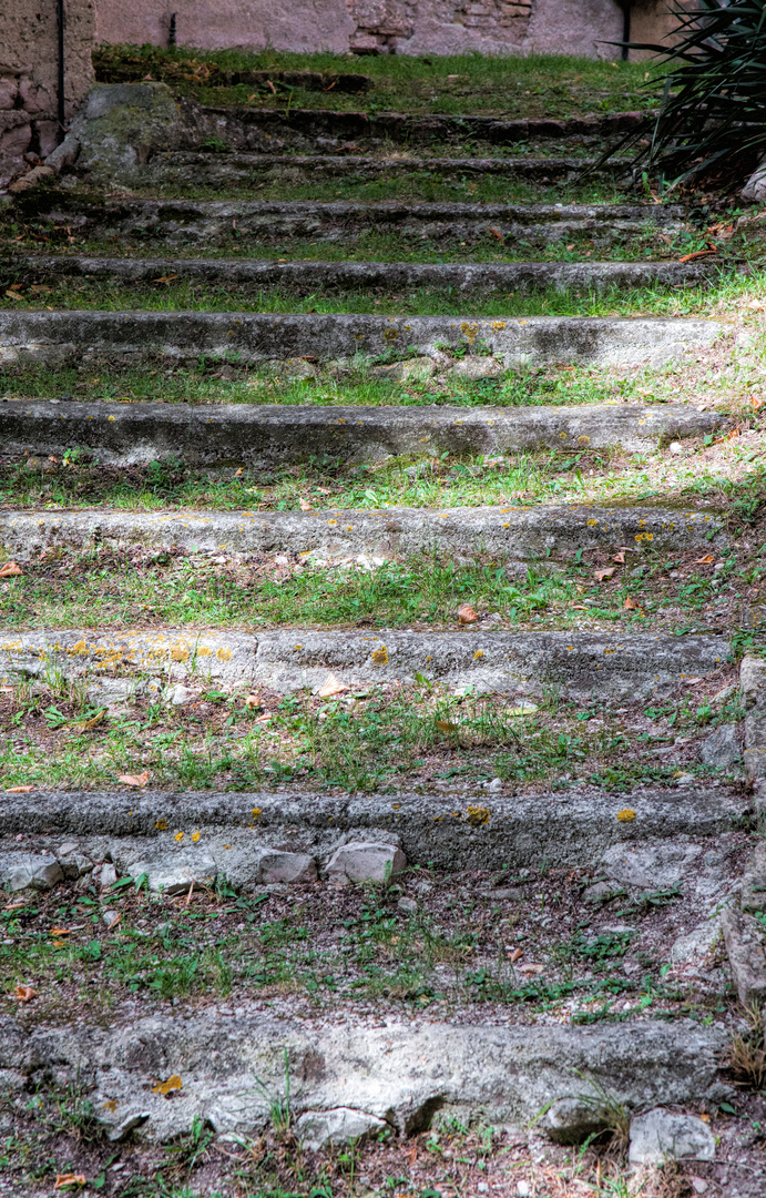 diese Treppe lieber nicht mit high heels benutzen...