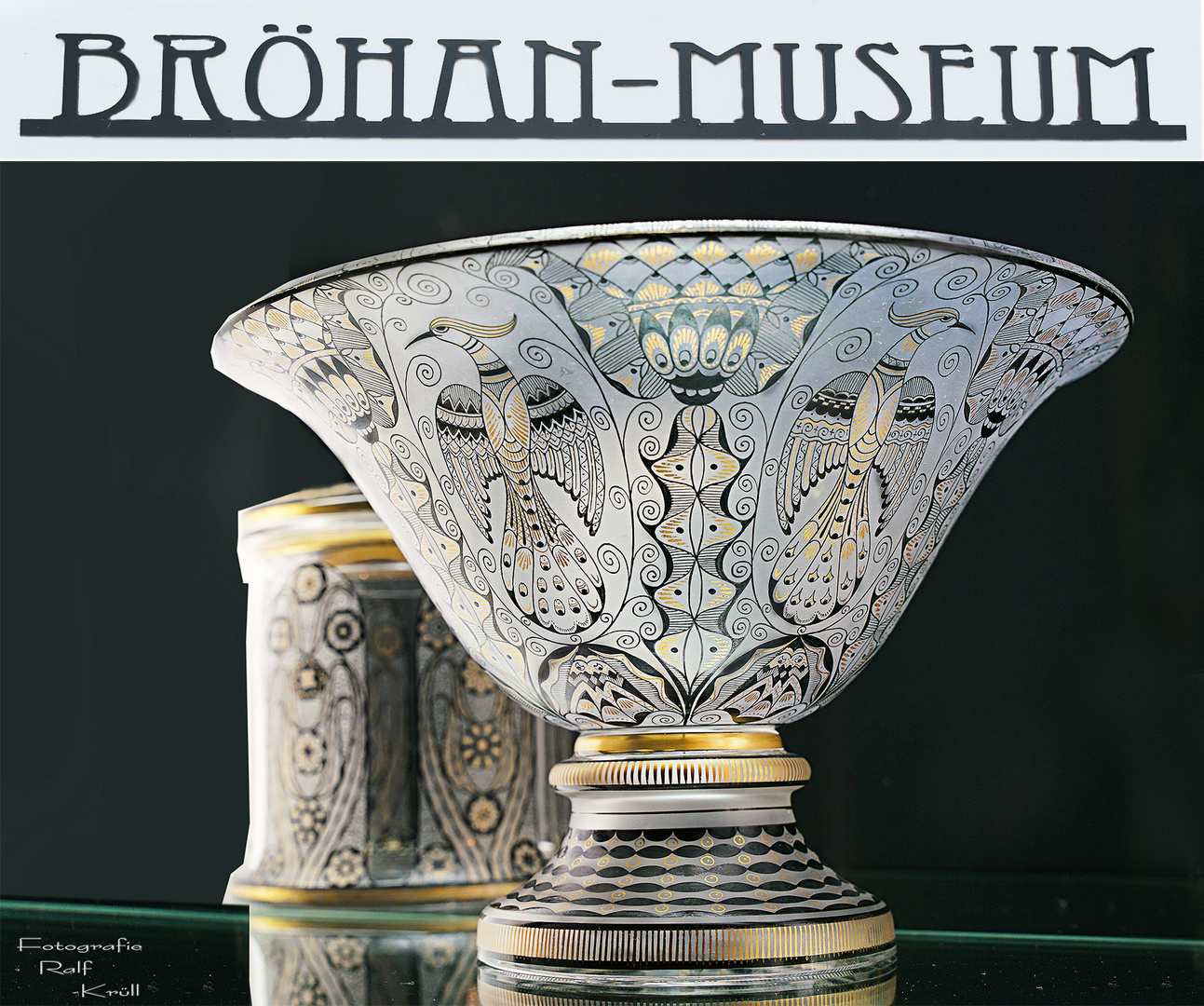 Diese Vase wird im Museum als Fußschale bezeichnet und ist über 100 Jahre alt