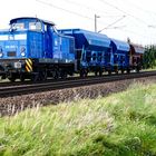 Diesellok 346 003-4  mit 3 Waggon am Haken in Ri. Bitterfeld unterwegs