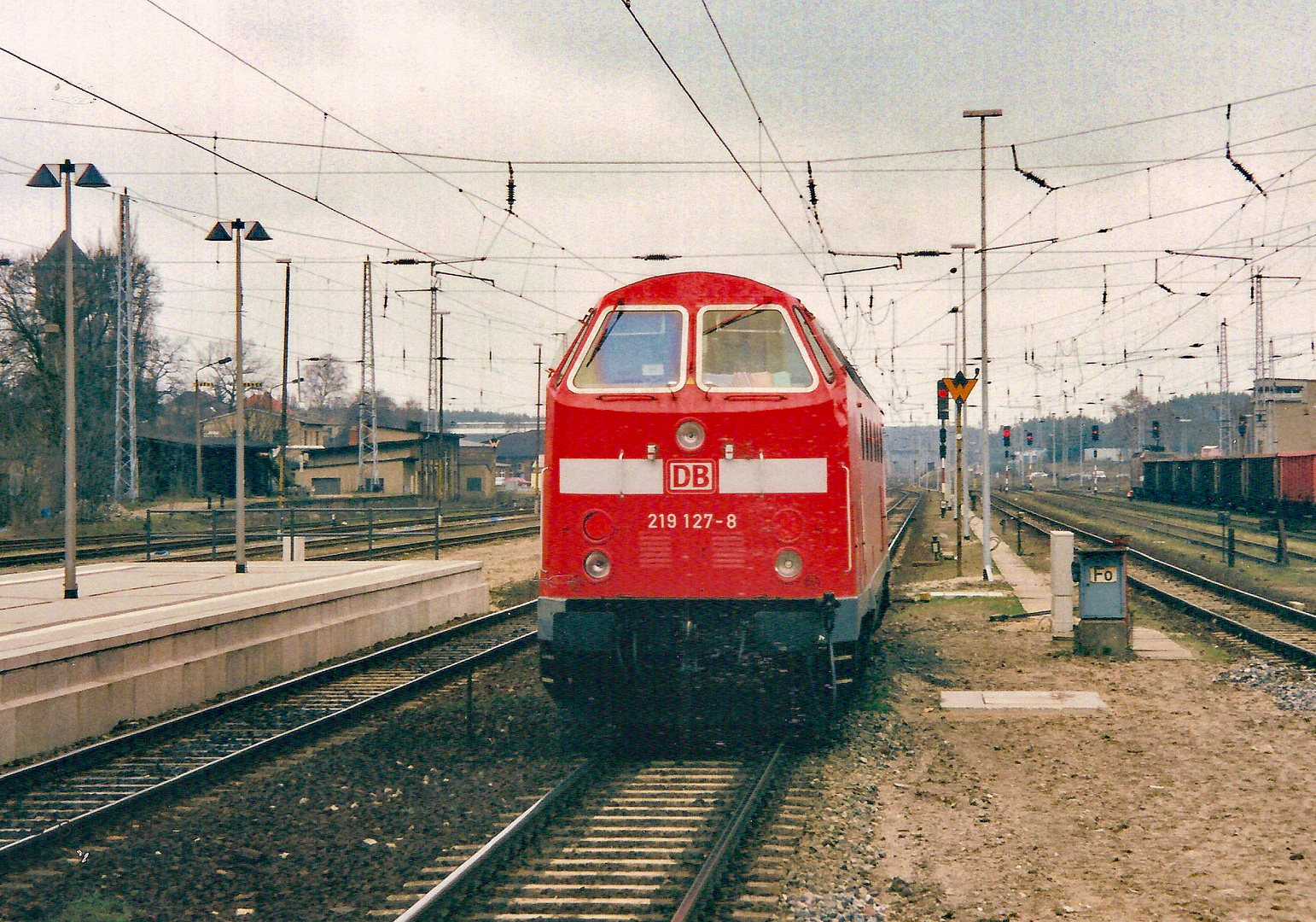 Diesellok DB 219 127-8 -- Neustrelitz im Jahr ca. 1998 - 2000