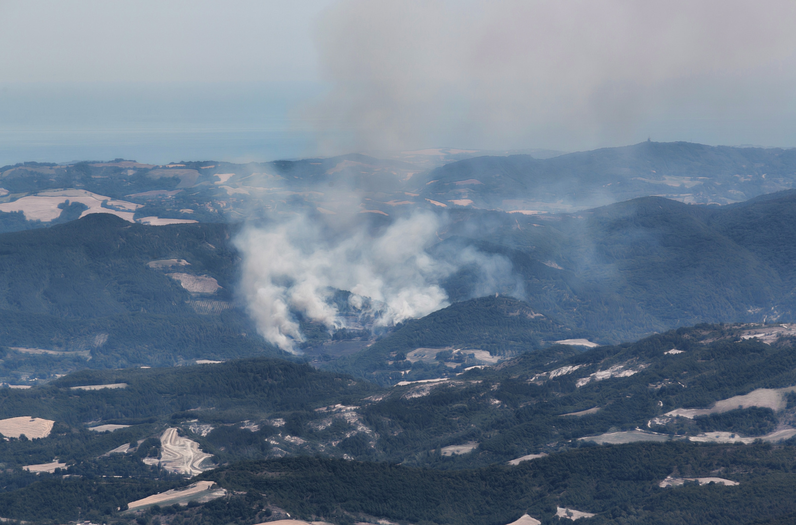  diesem Waldbrand zwischen Fossombrone u. Urbino,